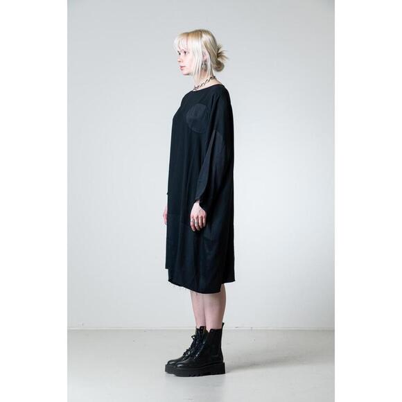 Maison Margiela Black Satin Sleeve Circle Pocket Dress - Picture 2 of 8